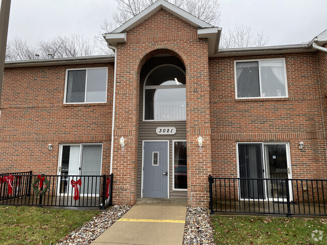 Building Photo - 3021 Birch Row Dr