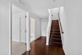 Building Photo - 9908 Wood Edge Wy