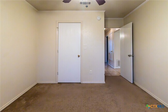 Building Photo - 4406 Bowles Dr