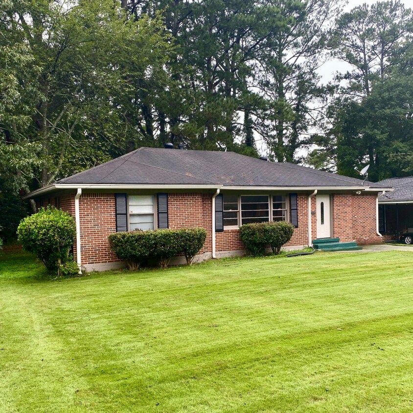 2473 Wood Valley Dr, East Point, GA 30344 House Rental in East Point