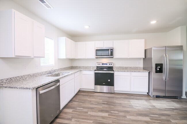 Foto del edificio - 2203 Samuel Ln