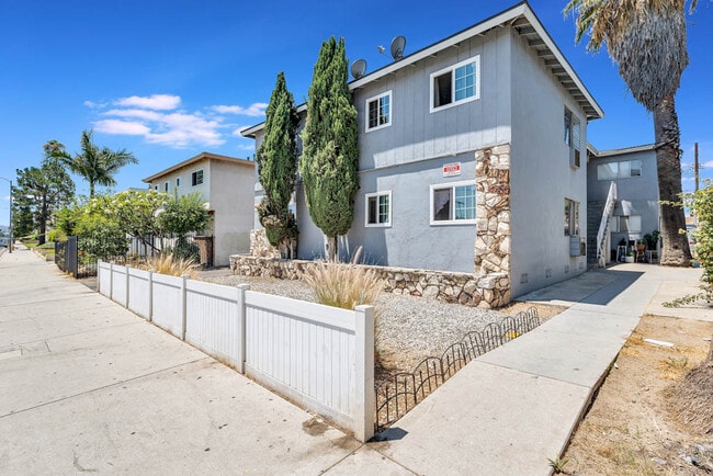Building Photo - 6925 Whitsett Ave