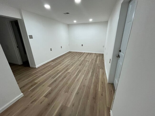 Building Photo - 2224 Prince of Wales Ct