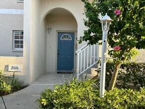 Building Photo - 4250 Players Pl