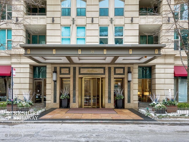 Foto del edificio - 25 E Superior St