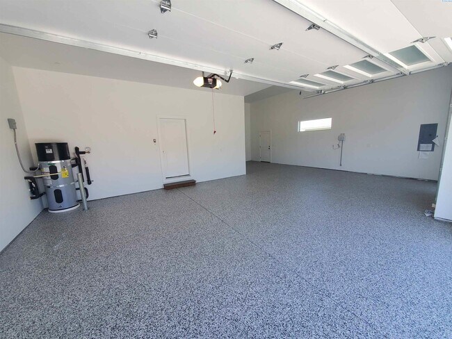 Foto del edificio - FOR RENT SOUTHCLIFFE