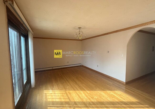 Foto del edificio - 1030 Bennington St