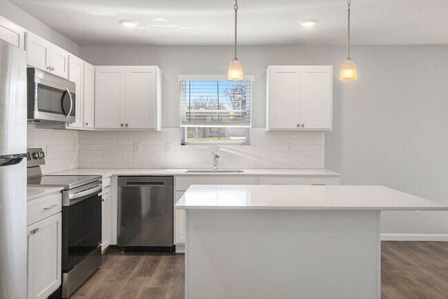 Foto del edificio - 504 Homewild Ave