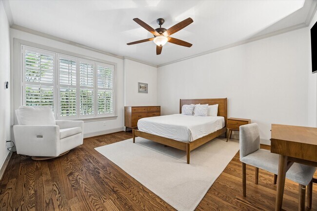 Foto del edificio - 1521 Oakdale St