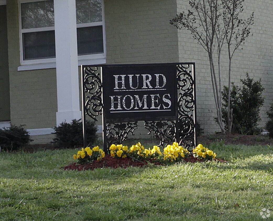 Foto del edificio - Hurd Homes