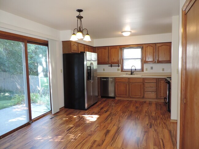 Foto del edificio - 2566 Pebble Valley Rd