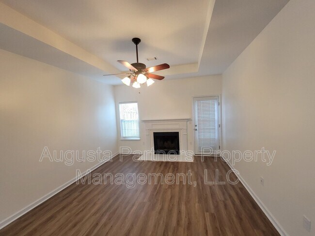 Building Photo - 1029 Turtle Creek Dr