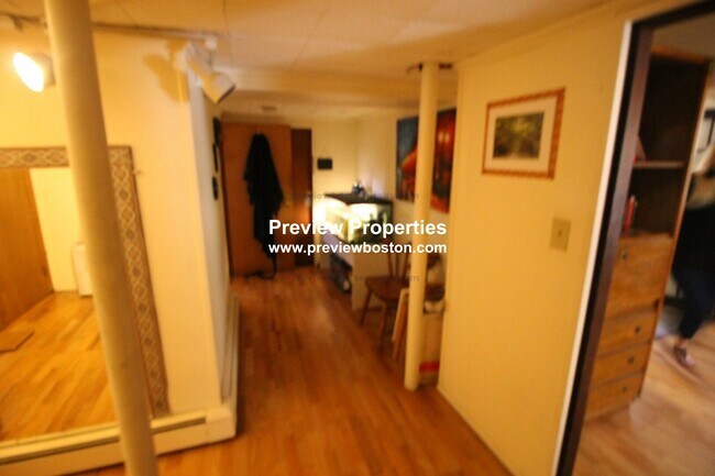 Foto del edificio - 258 Chestnut Hill Ave