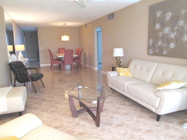 Foto del edificio - 3058 Wolverton C