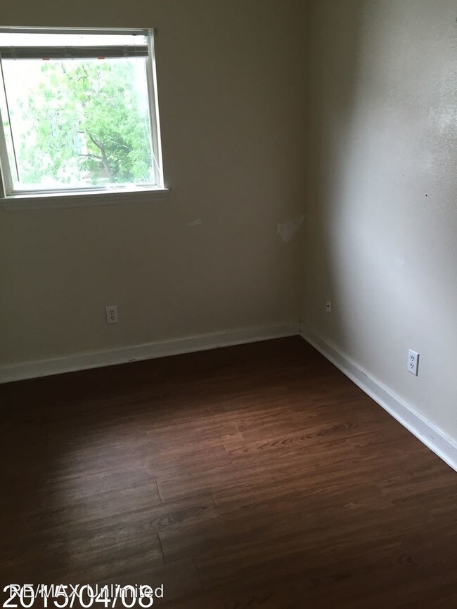 Building Photo - 147 Halliday Ave