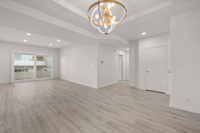 Building Photo - Carlyle Condominiums