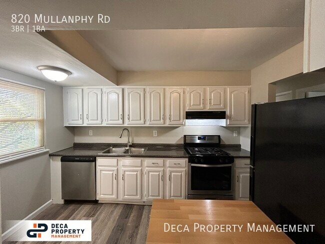 Building Photo - 3 Bedroom 1 Bathroom House