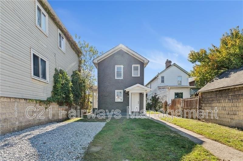 Primary Photo - 233 E 19th Ave