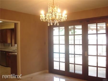 Building Photo - 4 br, 3 bath House - 1235 Oakwood Dr