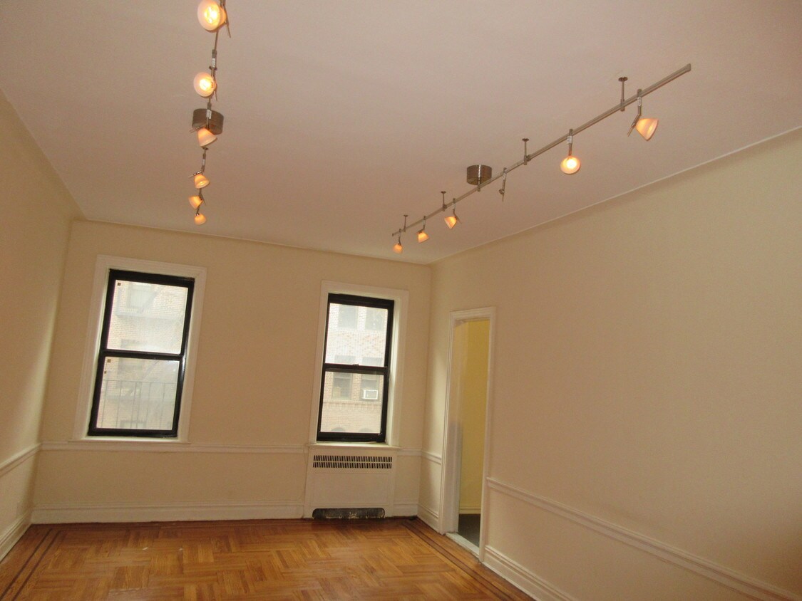 Primary Photo - 45 Winthrop St