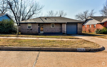 Building Photo - 1512 Pinewood Dr