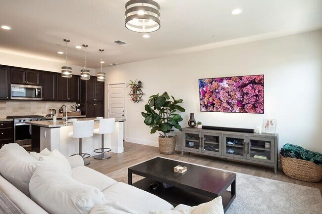 Building Photo - Beautiful Three Bedroom Home in East Garrison