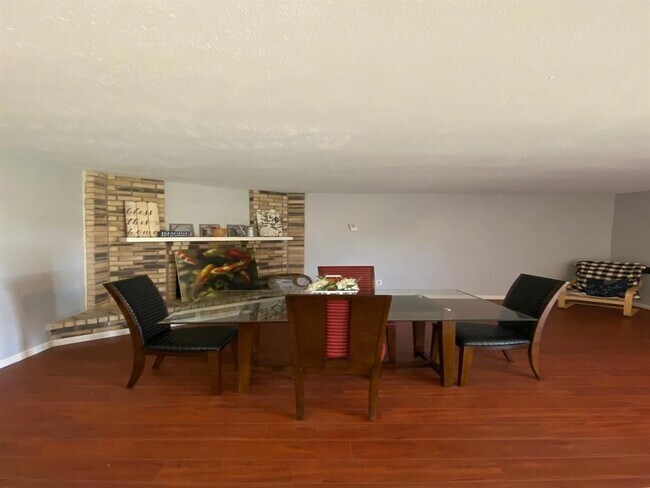 Building Photo - 5512 Rutledge Dr
