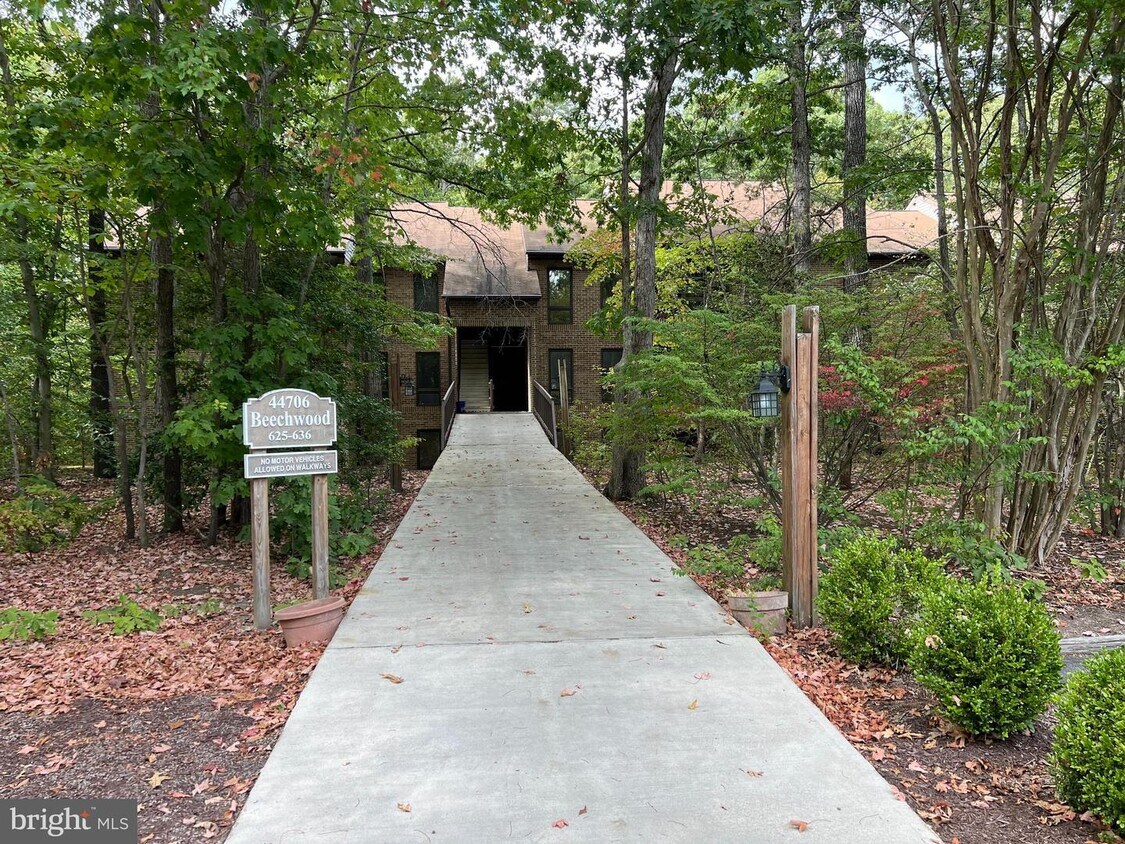 44706 Beechwood Ct Unit 634, California, MD 20619 Room for Rent in