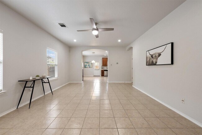 Foto del edificio - 11720 Channing Dr