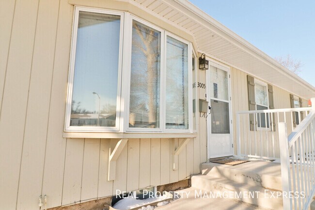 Foto del edificio - Spacious 2 Bedroom 2 Bath House with Bonus...