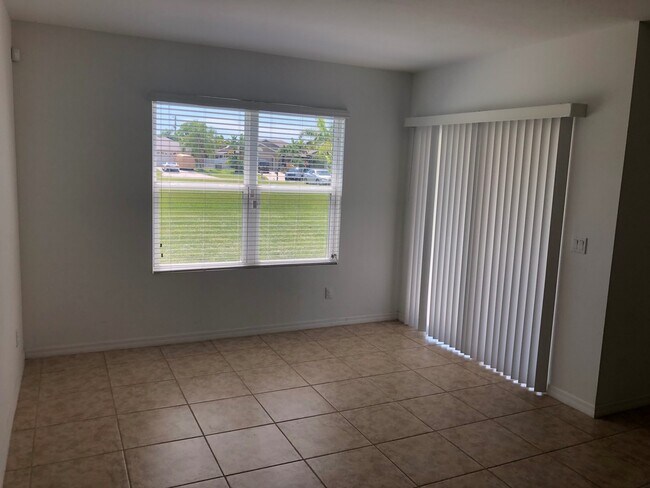 Foto del edificio - 3 bedroom 2 bath single family home