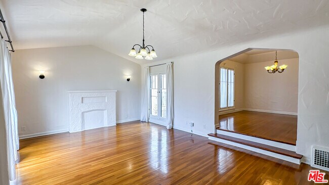 Building Photo - 650 Maltman Ave