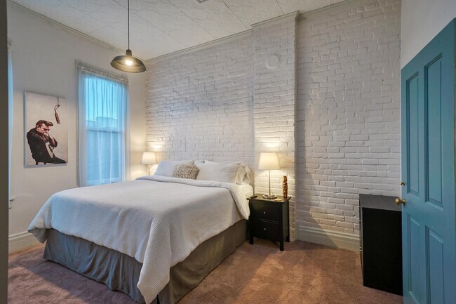 Building Photo - 121 N F St