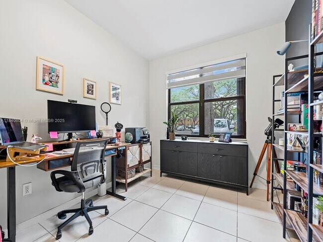 Foto del edificio - 15533 N Miami Lakeway