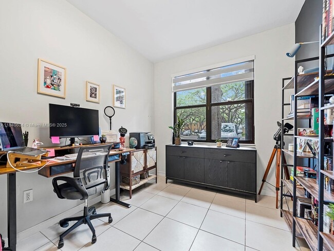 Building Photo - 15533 N Miami Lakeway