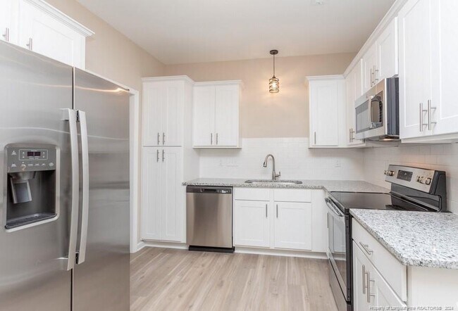 Building Photo - 1035 Kingscote Dr