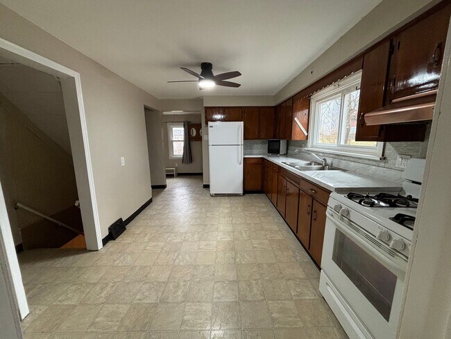 Foto del edificio - 3 Bedroom Home in Carnegie!