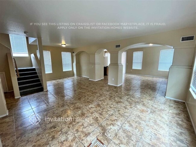 Building Photo - 13350 W Rose Ln