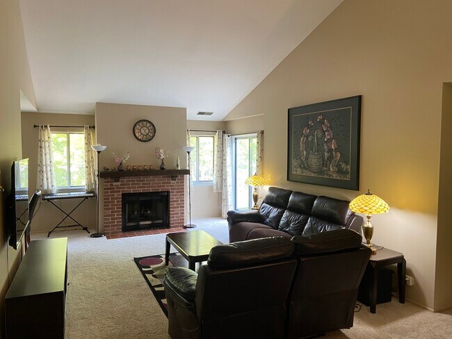 Building Photo - 608 Hanover Ct