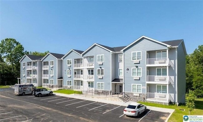 Building Photo - 948 N Front St