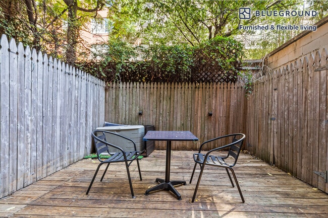 Building Photo - 515 W 47th St