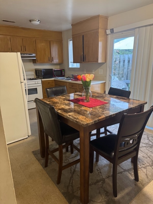 Foto del edificio - 415 Roxana Rd