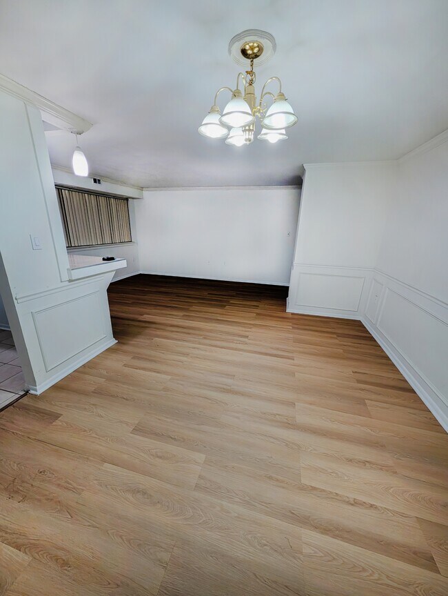 Foto del edificio - 11402 Cherry Hill Rd