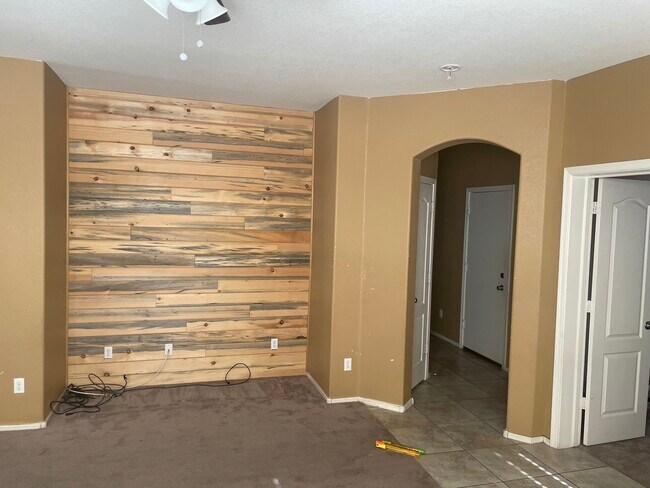 Building Photo - 906 S Roca St
