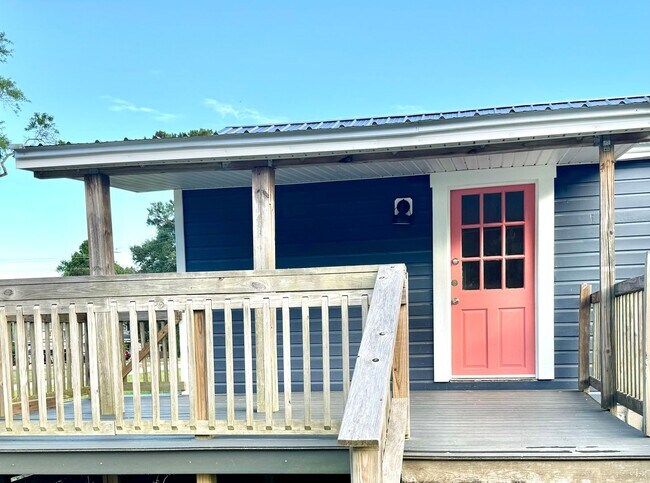 Building Photo - Country Life with beach and downtown Wilmi...