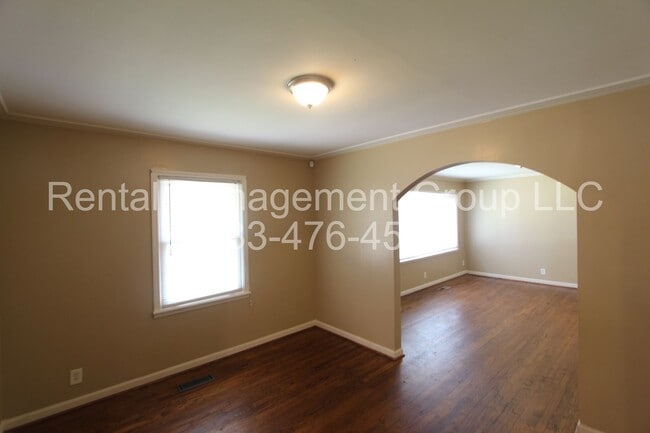 Building Photo - Cute! Cute! Cute! Better Hurry To See This One!!