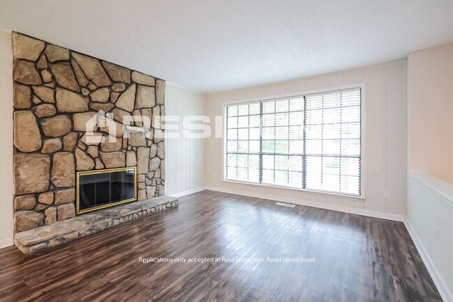 Foto del edificio - COMING SOON! Anticipated move-in ready dat...