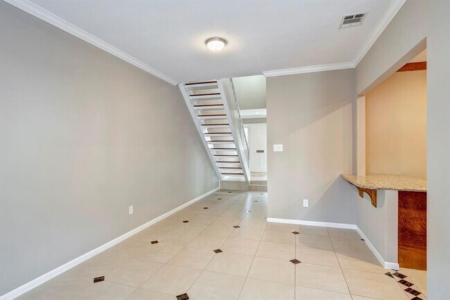 Foto del edificio - 5822 Lynbrook Dr