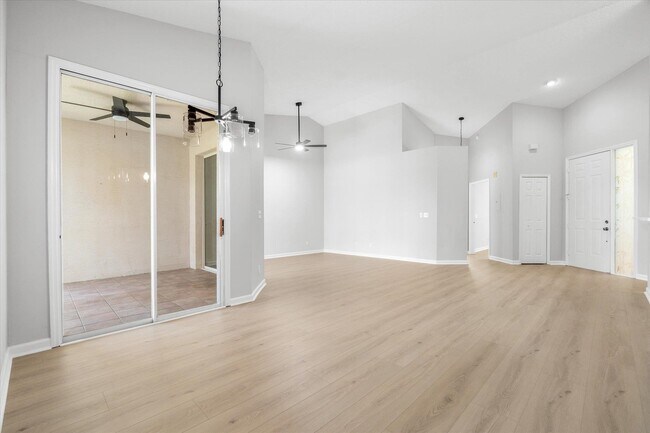 Building Photo - 1109 Royal Troon Ln