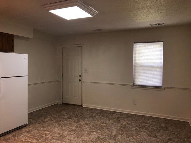 Foto del edificio - Updated 3 Bedroom - off Wards Ferry Road!